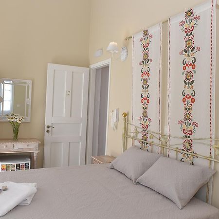 Oisyra Boutique Hotel Ermoupoli Buitenkant foto